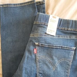 Pull on Levi's Skinny Jean